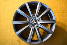 Load image into Gallery viewer, 1x Alufelge 17 Zoll 6.5&quot; 5x112 41ET Glanz Grau 3G0071497C VW Passat B8 Rim Wheel