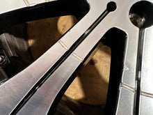 Laden Sie das Bild in den Galerie-Viewer, 1x Alufelge 18 Zoll 6.5" 5x112 44,5ET A2434010000 Mercedes-Benz Eqa Eqb FEL6552757554jo