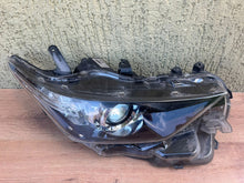 Laden Sie das Bild in den Galerie-Viewer, Frontscheinwerfer Toyota Auris 8113002K30 LED Rechts Scheinwerfer Headlight