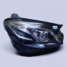 Load image into Gallery viewer, Frontscheinwerfer Mercedes-Benz W213 W2139067606 LED Rechts Headlight