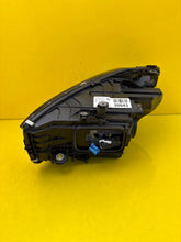 Laden Sie das Bild in den Galerie-Viewer, Frontscheinwerfer Mercedes-Benz W206 A2069065404 LED Rechts Headlight SCH9031815527uc