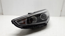 Laden Sie das Bild in den Galerie-Viewer, Frontscheinwerfer Hyundai I30 III 92101-G4 Halogen Links Scheinwerfer Headlight