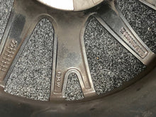 Laden Sie das Bild in den Galerie-Viewer, 1x Alufelge 17 Zoll 7.0" 5x120 47ET 7849122 BMW F40 Rim Wheel FEL1176639756bk