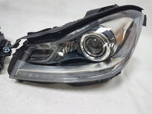 Load image into Gallery viewer, Frontscheinwerfer Mercedes-Benz W204 A2048204339 A2048204439 Xenon Ein Satz SCH2782021732ha