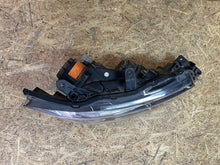 Laden Sie das Bild in den Galerie-Viewer, Frontscheinwerfer Mitsubishi Outlander III ECM921-22150 Xenon Rechts Headlight