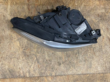 Laden Sie das Bild in den Galerie-Viewer, Frontscheinwerfer BMW 5 F11 F10 7317132 Rechts Scheinwerfer Headlight SCH4767832524jw