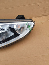 Load image into Gallery viewer, Frontscheinwerfer Hyundai I10 92102-B9000 Rechts Scheinwerfer Headlight