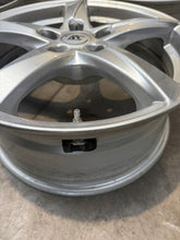 Laden Sie das Bild in den Galerie-Viewer, 4x Alufelge 16 Zoll 6.5" 5x114.3 36ET Glanz Silber RC30656 Rim Wheel FEL8824390838dv