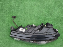 Laden Sie das Bild in den Galerie-Viewer, Frontscheinwerfer Skoda Fabia 6VB941015A Full LED Links Scheinwerfer Headlight