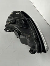 Laden Sie das Bild in den Galerie-Viewer, Frontscheinwerfer Audi A3 8V0941005E Xenon Links Scheinwerfer Headlight SCH8791569027on