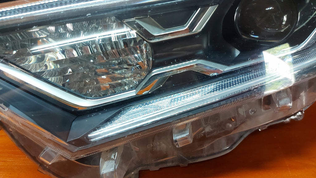 Frontscheinwerfer Toyota V 81185-42A33 LED Links Scheinwerfer Headlight