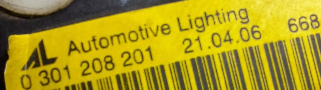 Frontscheinwerfer Mitsubishi Colt 0301208201 Links Scheinwerfer Headlight