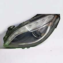 Laden Sie das Bild in den Galerie-Viewer, Frontscheinwerfer Mercedes-Benz W246 Xenon Links Scheinwerfer Headlight