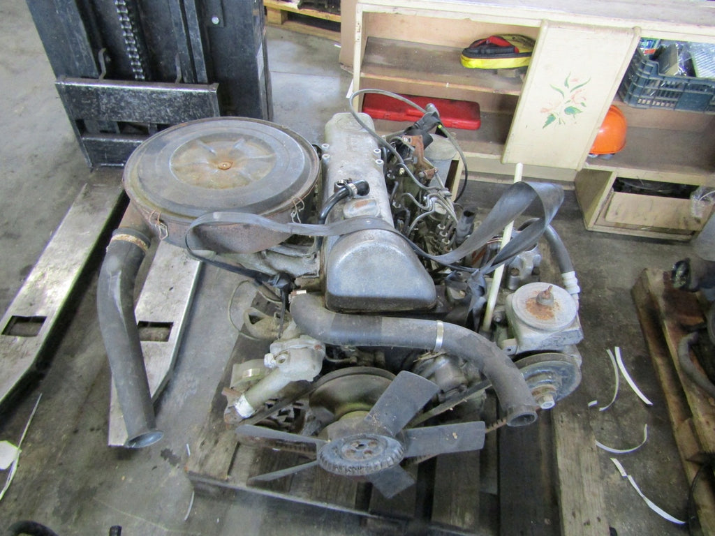 Motor Mercedes-Benz 123 W123 615940 2.0 44kW 1983 Diesel Engine Komplett