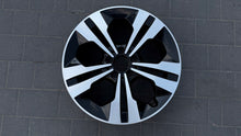 Laden Sie das Bild in den Galerie-Viewer, 1x Alufelge 18 Zoll 7.5" 5x112 53ET Glanz Schwarz A2474012900 Mercedes-Benz Glb FEL1098061113yh