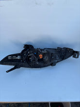 Laden Sie das Bild in den Galerie-Viewer, Frontscheinwerfer Mazda 5 C235-51030 317704066 Ein Stück (Rechts oder Links)