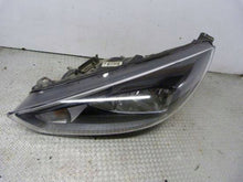 Laden Sie das Bild in den Galerie-Viewer, Frontscheinwerfer Ford Focus F1EB13W030AG Links Scheinwerfer Headlight SCH7357791440vi