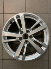 Load image into Gallery viewer, 1x Alufelge 17 Zoll 7.0&quot; 5x112 40ET 83A601025F Audi Q3 Rim Wheel