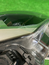 Laden Sie das Bild in den Galerie-Viewer, Frontscheinwerfer Toyota Aygo CSC19043 Rechts Scheinwerfer Headlight SCH9246090809yc