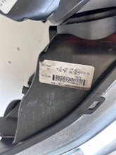 Laden Sie das Bild in den Galerie-Viewer, Frontscheinwerfer Ford Focus BM51-13W030-CF BM51-13W029-CF Rechts oder Links SCH8133117038bc