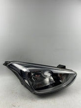 Load image into Gallery viewer, Frontscheinwerfer Hyundai I10 92102B9000 Rechts Scheinwerfer Headlight SCH7904870138bi