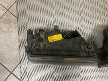 Load image into Gallery viewer, Frontscheinwerfer BMW E38 8376269 Xenon Ein Satz Scheinwerfer Headlight SCH9855324982kr