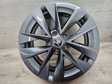 Laden Sie das Bild in den Galerie-Viewer, 4x Alufelge 17 Zoll 7.0" 5x112 46ET Glanz Silber 5E3601025E Mg Octavia I FEL8888002154uo