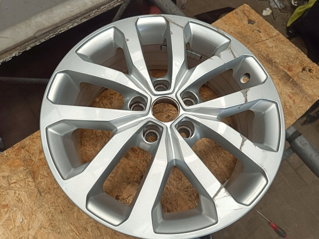 1x Alufelge 17 Zoll 7.0" 5x114.3 40ET Glanz Silber 403008177DC Renault Kadjar FEL5879948500td