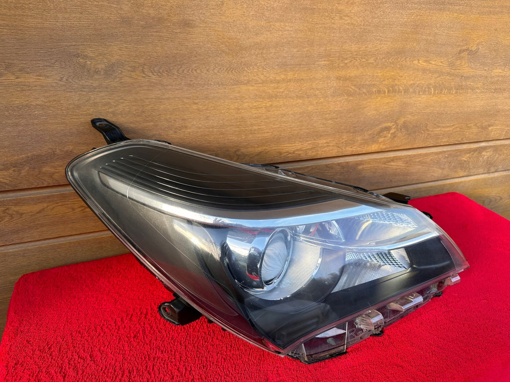 Frontscheinwerfer Toyota Yaris Rechts Scheinwerfer Headlight