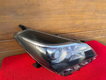 Load image into Gallery viewer, Frontscheinwerfer Toyota Yaris Rechts Scheinwerfer Headlight
