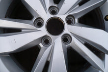 Load image into Gallery viewer, 1x Alufelge 15 Zoll 5.5&quot; 5x100 40ET Glanz Silber 2G0601025N VW Polo Rim Wheel