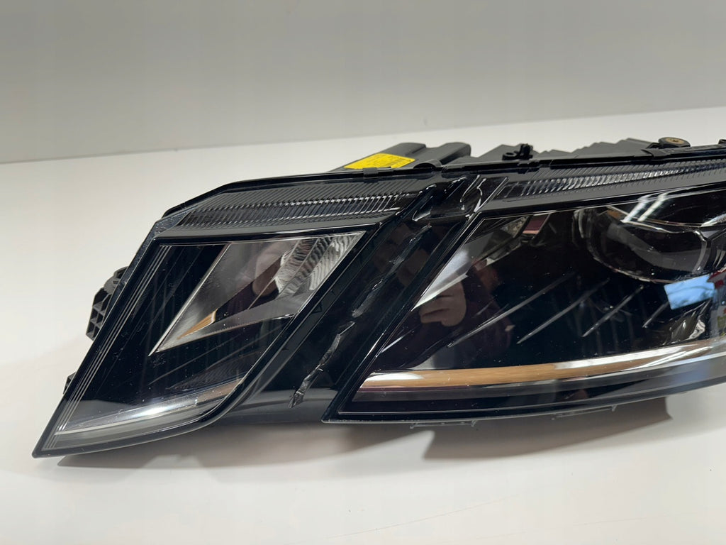 Frontscheinwerfer Skoda Octavia III 5E1941015D Links Scheinwerfer Headlight SCH8927815222au