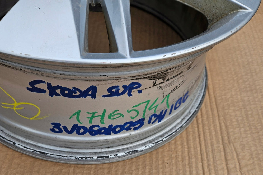 1x Alufelge 17 Zoll 6.5" 5x112 41ET Glanz Schwarz 3V0601025BH Skoda Superb I FEL1636876533zl