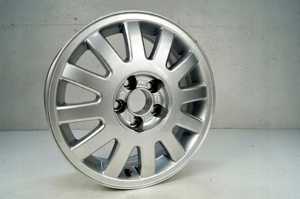 1x Alufelge 15 Zoll 6.0" 5x100 38ET Glanz Silber 8L0601025 Audi A3 Rim Wheel