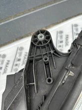 Laden Sie das Bild in den Galerie-Viewer, Frontscheinwerfer Mercedes-Benz W204 A2048200159 Bi-Xenon Links Headlight SCH4536469454tx