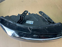 Laden Sie das Bild in den Galerie-Viewer, Frontscheinwerfer Dacia Duster 260107725R LED Rechts Scheinwerfer Headlight SCH2734528753xs