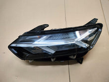 Laden Sie das Bild in den Galerie-Viewer, Frontscheinwerfer Dacia Sandero III 260607161R LED Links Scheinwerfer Headlight