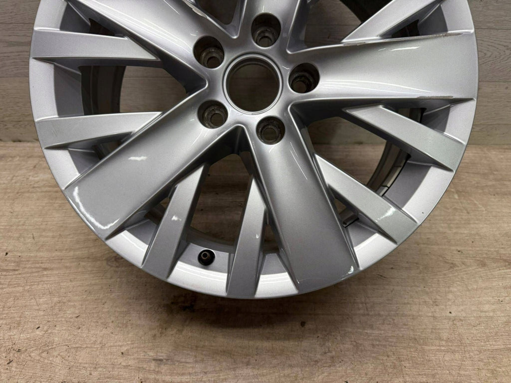 1x Alufelge 17 Zoll 7.0" 5x112 39ET Matt Silber 7N0601025L VW Sharan Rim Wheel FEL5648087383jm