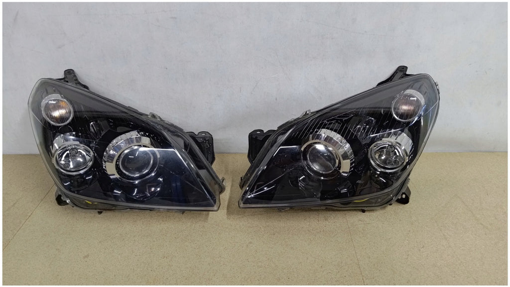 Frontscheinwerfer Opel Astra H Xenon Links Scheinwerfer Headlight SCH3704950989qj
