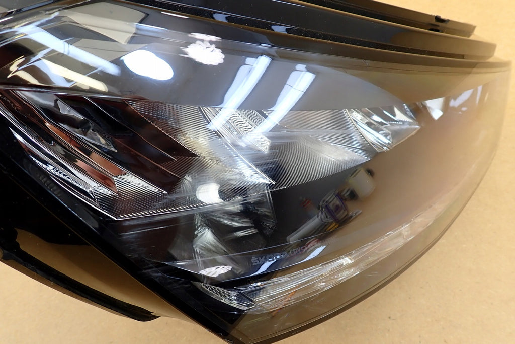 Frontscheinwerfer Skoda Fabia IV 6VB941016 Rechts Scheinwerfer Headlight SCH8157545118dh