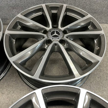 Laden Sie das Bild in den Galerie-Viewer, 4x Alufelge 18 Zoll 7.5" 5x112 52ET Glanz Schwarz A2464010800 Mercedes-Benz FEL4798159264bi