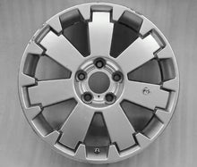 Laden Sie das Bild in den Galerie-Viewer, 1x Alufelge 17 Zoll 7.0&quot; 5x110 47ET Glanz Silber Opel Signum Zafira B Vectra C