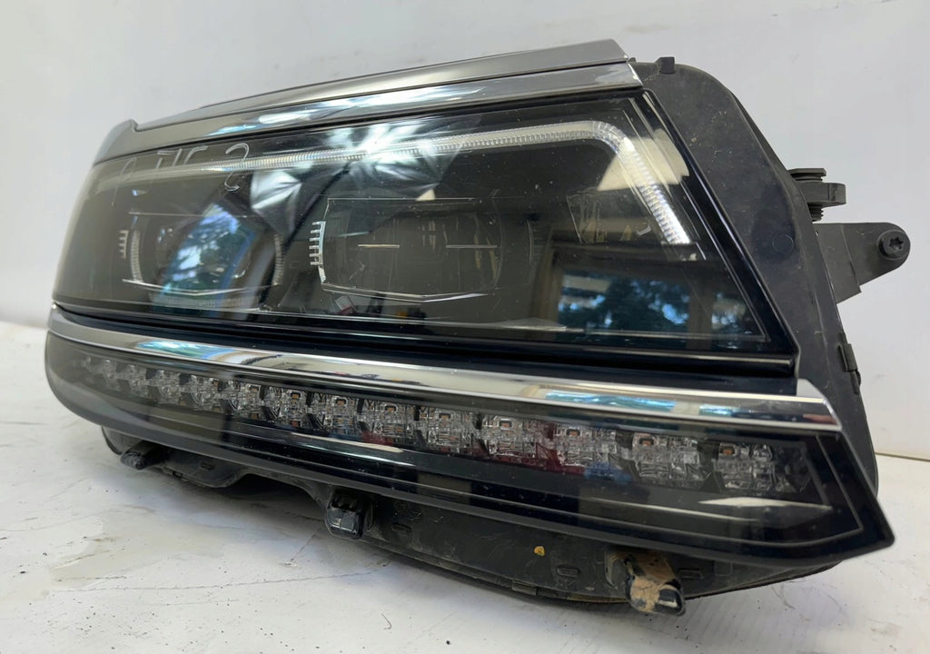 Frontscheinwerfer VW Tiguan 5NB941082A Ein Stück (Rechts oder Links) Headlight