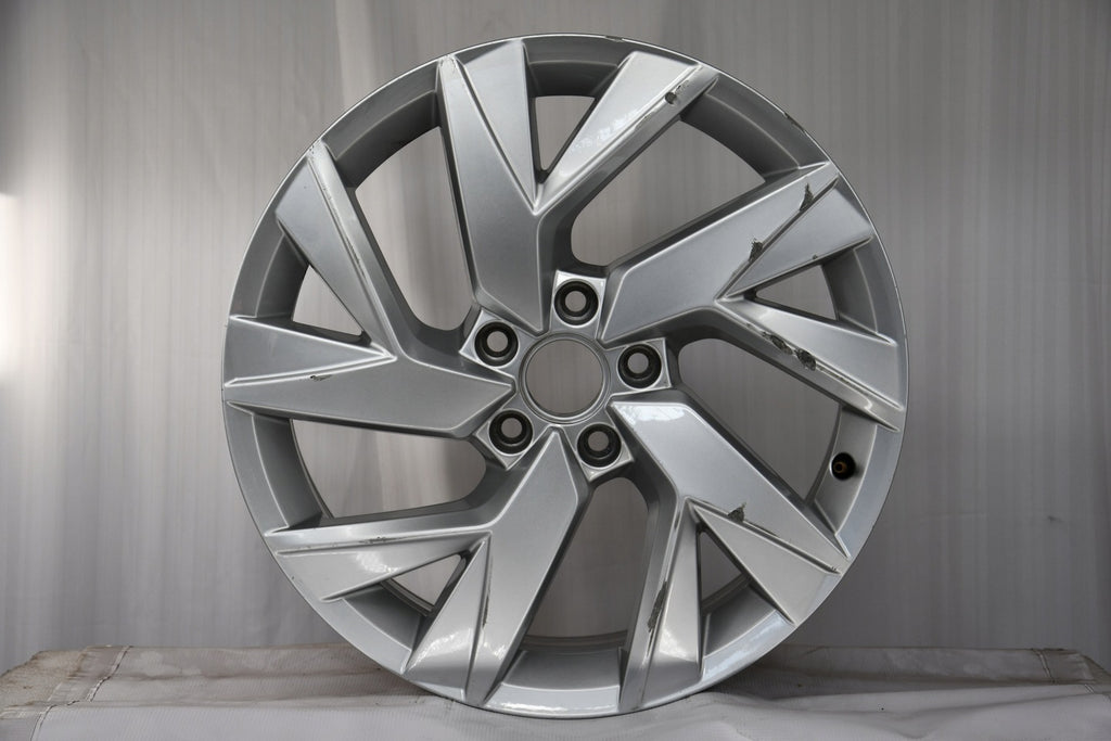 1x Alufelge 18 Zoll 7.0" 5x112 43ET Glanz Silber 5NA601025 VW Rim Wheel