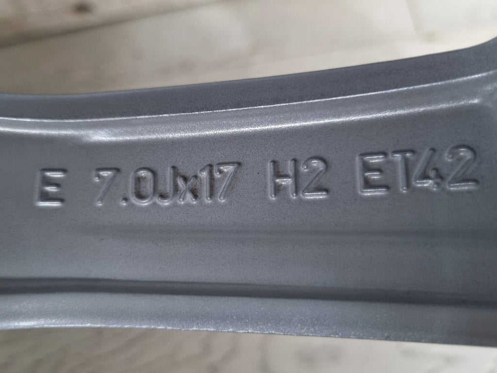 1x Alufelge 17 Zoll 7.0" 5x112 42ET Glanz Silber 8W0601025P Audi A4 Rim Wheel FEL6360651742rb
