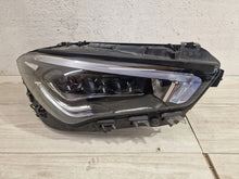 Laden Sie das Bild in den Galerie-Viewer, Frontscheinwerfer Mercedes-Benz Cla A1189063200 Rechts Scheinwerfer Headlight