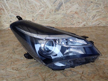 Load image into Gallery viewer, Frontscheinwerfer Toyota Yaris Rechts Scheinwerfer Headlight