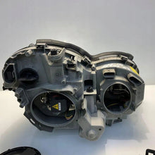 Laden Sie das Bild in den Galerie-Viewer, Frontscheinwerfer Mercedes-Benz A2038203559 Links Scheinwerfer Headlight SCH6282082785on