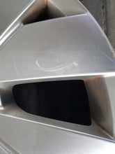 Load image into Gallery viewer, 1x Alufelge 17 Zoll 7.5" 5x112 51ET Glanz Silber 5H0601025C VW Golf Rim Wheel FEL1546375478qz
