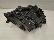 Laden Sie das Bild in den Galerie-Viewer, Frontscheinwerfer VW Multivan Transporter 7L1941035A FALSE Headlight SCH1423292411cx
